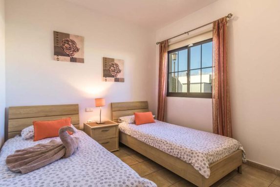 Bedrooms 2 & 4 (Twin Beds)